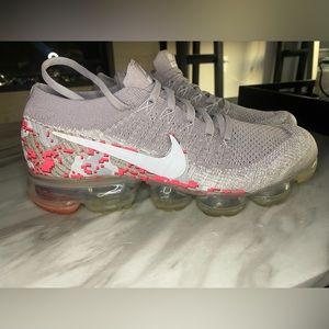 COPY - Pink and grey woman’s Vapor Max shows